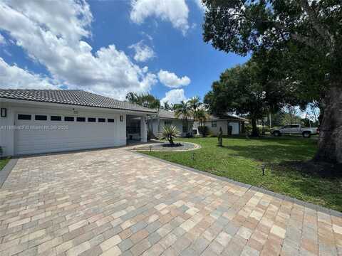 260 NW 121st Ter, Coral Springs, FL 33071