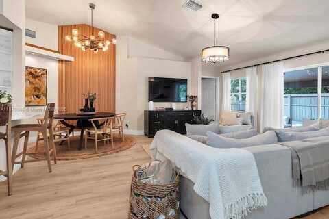 5397 Grande Palm Cir, Delray Beach, FL 33484