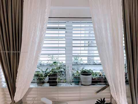 130 Mendoza Ave, Coral Gables, FL 33134
