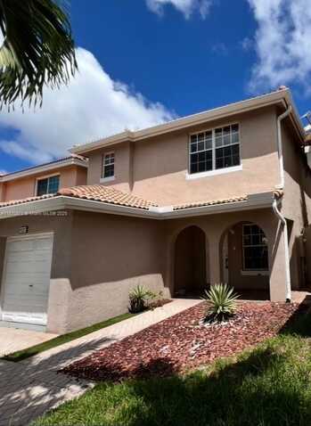 9217 NW 54th St, Sunrise, FL 33351