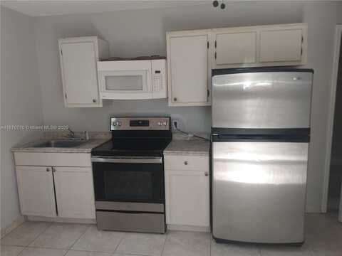 980 NW 109th St, Miami, FL 33168