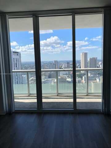 50 Biscayne Blvd, Miami, FL 33132