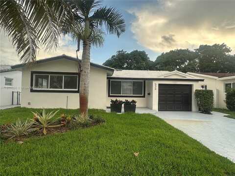 526 S Rainbow Dr, Hollywood, FL 33021