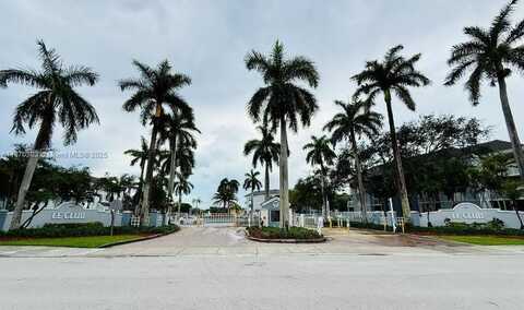 8660 SW 212th St, Cutler Bay, FL 33189