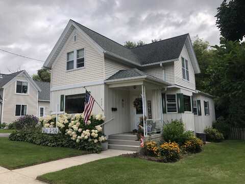232 Poplar St, Sheboygan Falls, WI 53085