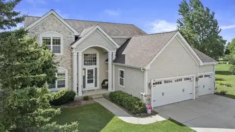 648 Riverwood Ln, West Bend, WI 53095