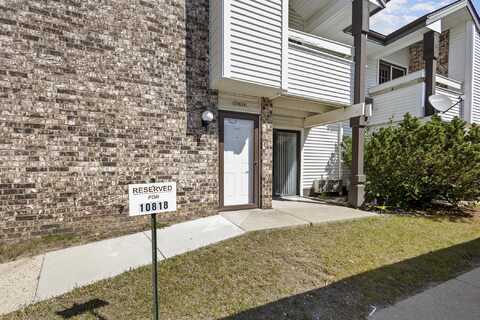 10818 W Donna Dr, Milwaukee, WI 53224