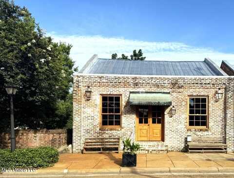 207 S Commerce Street, Natchez, MS 39120