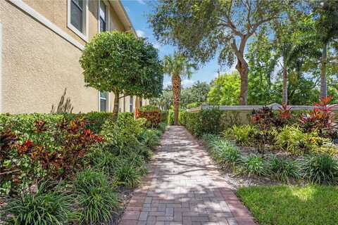 8034 MOONSTONE DR, SARASOTA, FL 34233