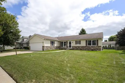 21700 Brookside N, Macomb, MI 48044