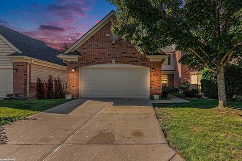 3715 Knightbridge Cir, Sterling Heights, MI 48314