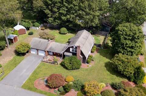 12 Birchwood Dr, Boylston, MA 01505