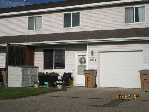 2104 14th ST NW, Minot, ND 58703