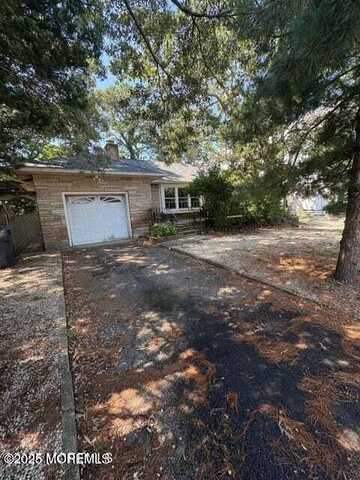 297 Cambourne Drive, Toms River, NJ 08753