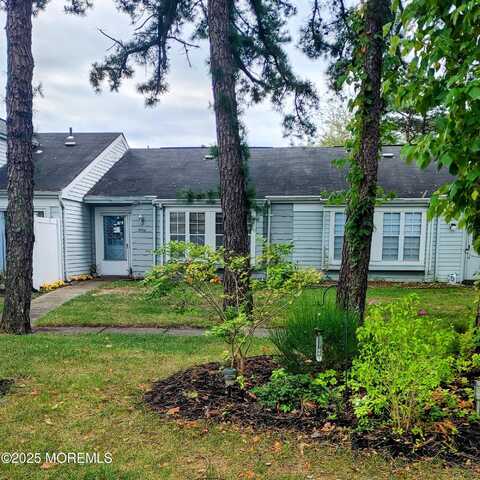 440 G Dartmoor Way, Manchester, NJ 08759