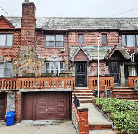 81-28 77 Avenue, Glendale, NY 11385