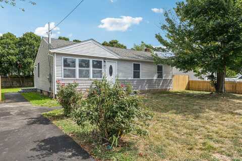 25 Candlewood Road, Bay Shore, NY 11706