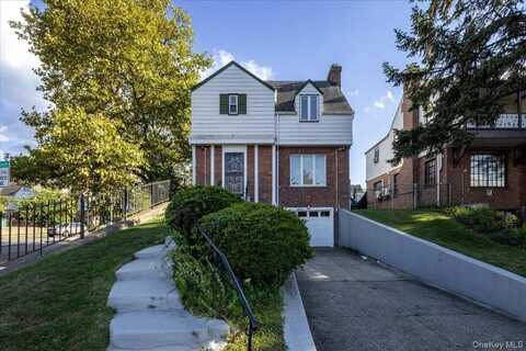 141-32 Grand Central Parkway, Briarwood, NY 11435
