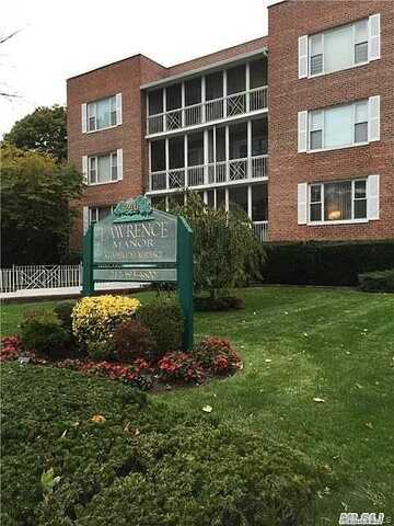 240 Central Avenue, Lawrence, NY 11559