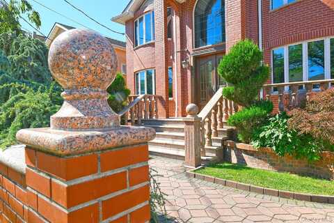 60-30 Marathon Parkway, Little Neck, NY 11362