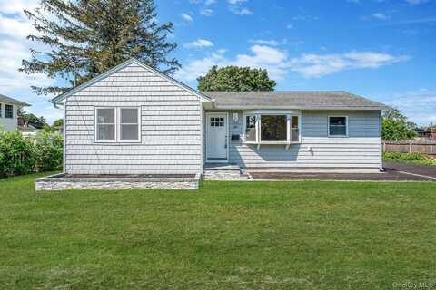 28 W 6th Street, Deer Park, NY 11729