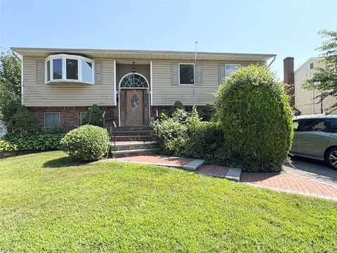 3 Flower Lane, Glen Cove, NY 11542