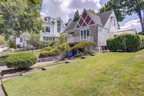 135-40 78th Road, Kew Gardens, NY 11367
