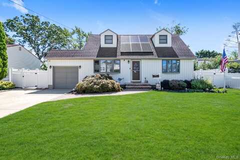 20 Hazel Avenue, Farmingdale, NY 11735