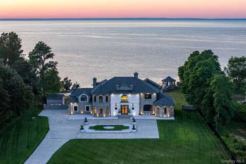 3875 Hallock Lane, Mattituck, NY 11952
