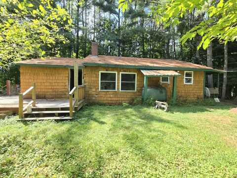 30 Highland Avenue, Mechanic Falls, ME 04256