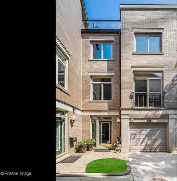 2722 N Southport Avenue, Chicago, IL 60614