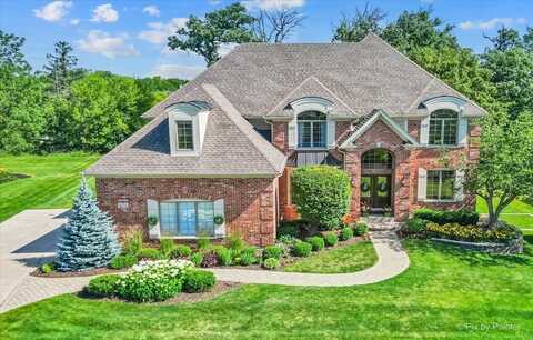 675 Oak Lane, South Elgin, IL 60177