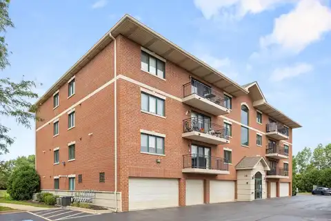 6840 W Winding Trail, Oak Forest, IL 60452
