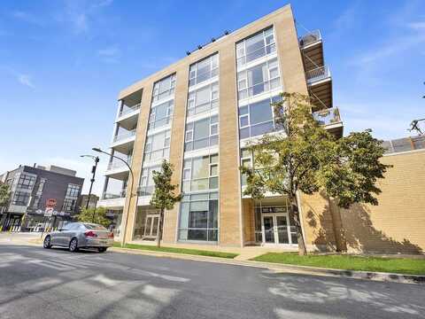 1550 W Cornelia Avenue, Chicago, IL 60657