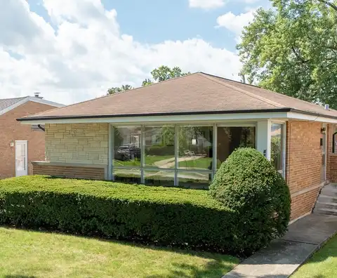 8748 N Olcott Avenue, Niles, IL 60714