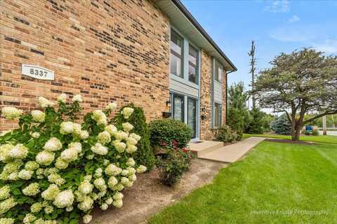 8337 Portsmouth Drive, Darien, IL 60561