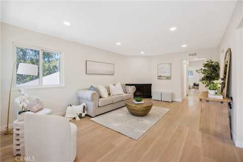 336 E Briardale Avenue, Orange, CA 92865