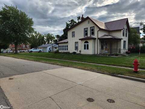 208 E Carleton Street, Toledo, IA 52342