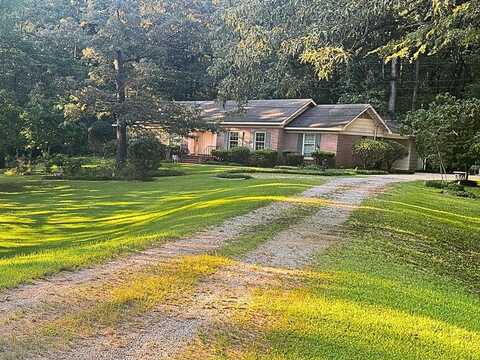 616 W Taylor Ave, Calhoun City, MS 38916