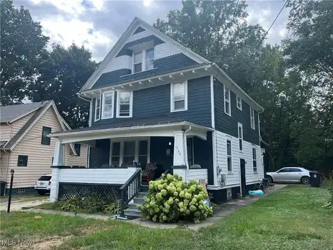 686 East Avenue, Akron, OH 44320