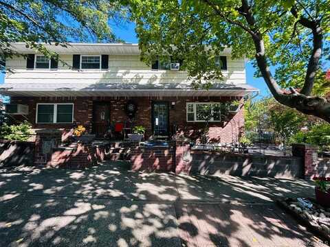 41 Cambridge Ave, Port Washington, NY 11050