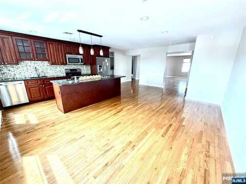 590 Union Boulevard, Totowa, NJ 07512