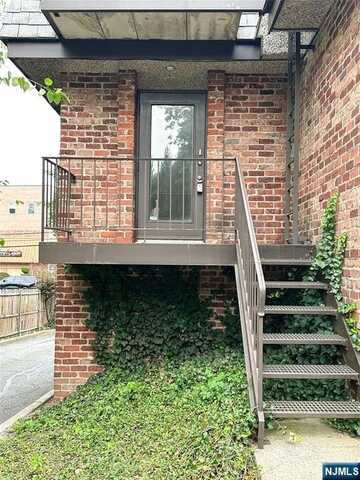 274 County Road 2F, Tenafly, NJ 07670