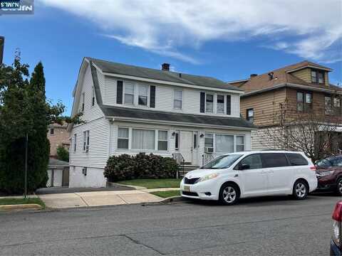 226 Desoto Place, Cliffside Park, NJ 07010