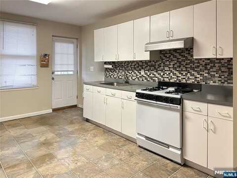 15 Grove Street 15C, Tenafly, NJ 07670