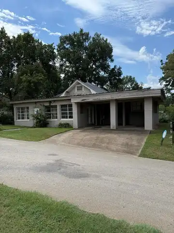 203 Carnahan, Center, TX 75935