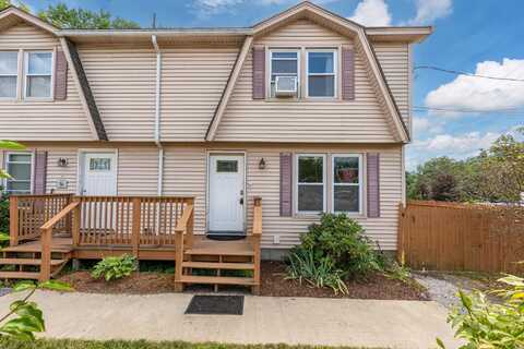 73 Rockingham Road, Derry, NH 03038