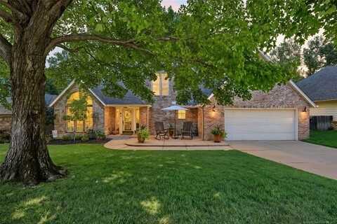 4325 E 70th Street, Tulsa, OK 74136