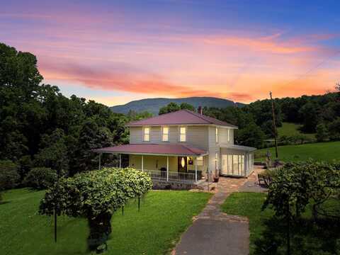 250 E ROBERTSON MOUNTAIN Road, Narrows, VA 24124