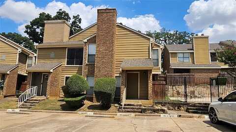 2117 Park Willow Lane, Arlington, TX 76011